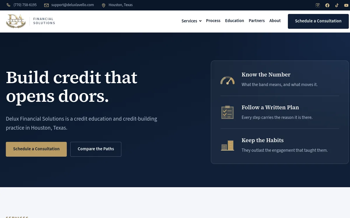 The Delux Financial Solutions website on a desktop